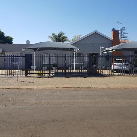 Kgosi Lodge Kimberley Eksteriør billede