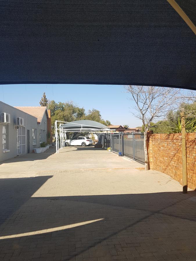 Kgosi Lodge Kimberley Eksteriør billede