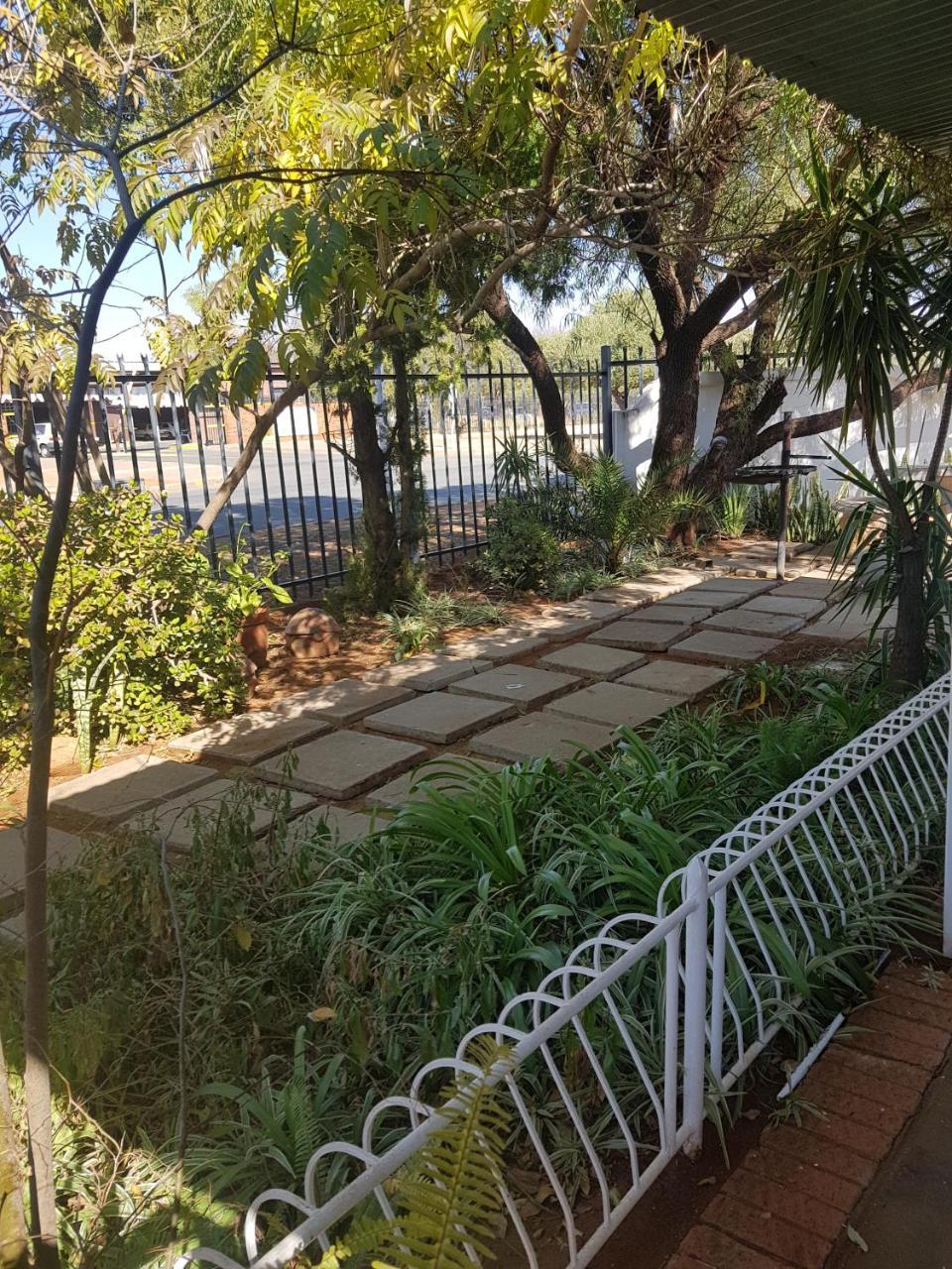 Kgosi Lodge Kimberley Eksteriør billede